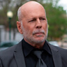 Bruce Willis en el papel de Alston