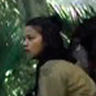 Gina Rodriguez en el papel de Anya Thorensen