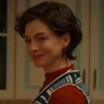 Anne Hathaway en el papel de Esther Graff