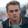Ben Hardy en el papel de Tony Spera