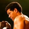 Sullivan Jones en el papel de Muhammad Ali