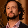 Joseph Gordon-Levitt en el papel de Nick Bali