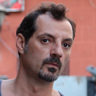 Adel Karam en el papel de Tony Hanna