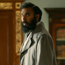 Himesh Patel en el papel de Dr. Watson