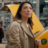 Ming-Na Wen en el papel de madre de Li Fong