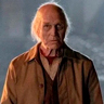 Joseph López en el papel de Lester