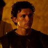 Tom Holland en el papel de Telémaco