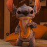 Chris Sanders en el papel de Stitch (voz)