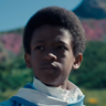 Percy Daggs IV en el papel de Ampert Latier