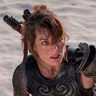 Milla Jovovich en el papel de Capitana Natalie Artemis