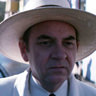 Luis Gnecco en el papel de Pablo Neruda