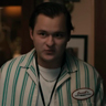 Cooper Tomlinson en el papel de Ian