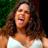 Adria Arjona en el papel de Sarah