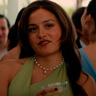 Chase Sui Wonders en el papel de Ava Brucks