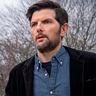 Adam Scott en el papel de Tom Kennedy