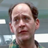 Earl Boen en el papel de Dr. Peter Silberman