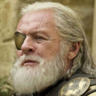 Anthony Hopkins en el papel de Odin