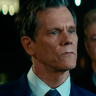 Kevin Bacon en el papel de Capitán Cade Grant