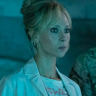 Juno Temple en el papel de Dra. Teddy Payne