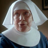 Eileen Davies en el papel de Madre Superior
