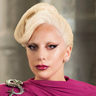 Lady Gaga en el papel de Elizabeth Johnson