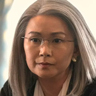 Hong Chau en el papel de Diane Farr