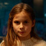 Viola Martinsen en el papel de Astrid de 9 años