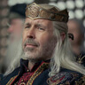 Paddy Considine en el papel de Rey Viserys I Targaryen