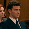 Nicholas Alexander Chávez en el papel de Lyle Menéndez