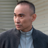 James Hiroyuki Liao en el papel de Paul Darros