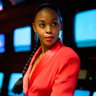 Nafessa Williams en el papel de Cameron Cook