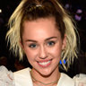 Miley Cyrus en el papel de Miley Cyrus
